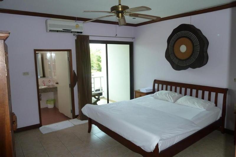 Supergreen Hotel Чалонг Экстерьер фото
