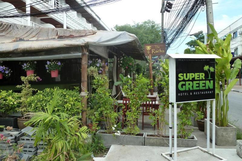 Supergreen Hotel Чалонг Экстерьер фото