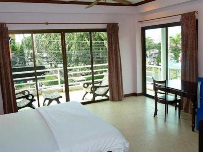 Supergreen Hotel Чалонг Экстерьер фото
