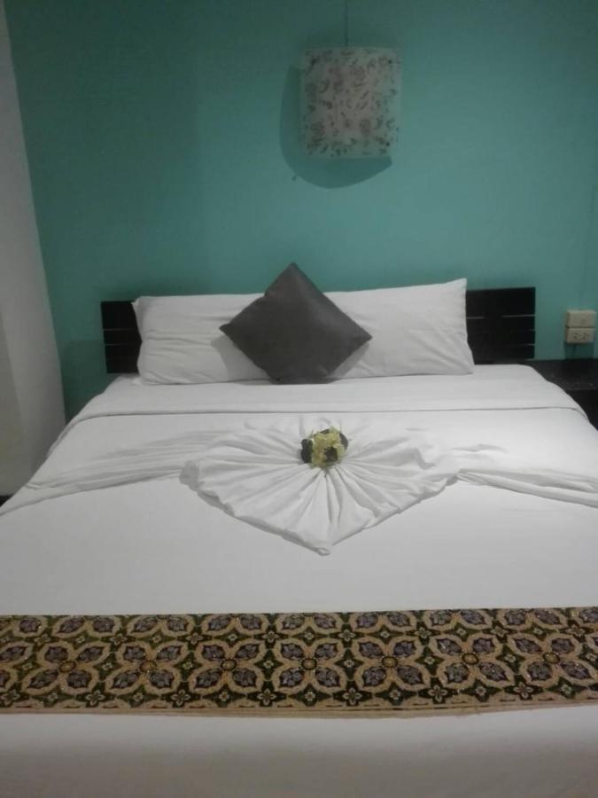 Supergreen Hotel Чалонг Экстерьер фото