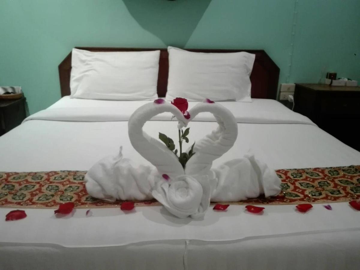 Supergreen Hotel Чалонг Экстерьер фото