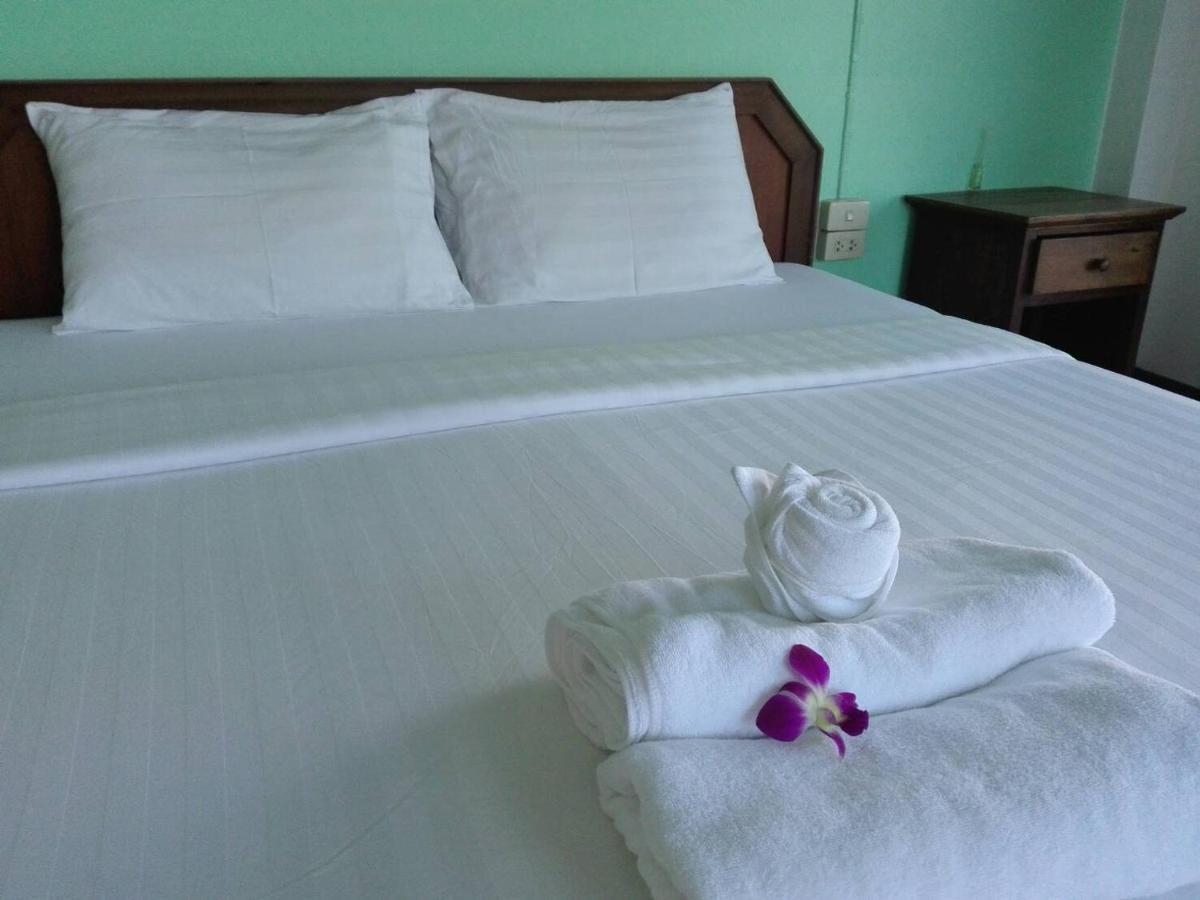 Supergreen Hotel Чалонг Экстерьер фото